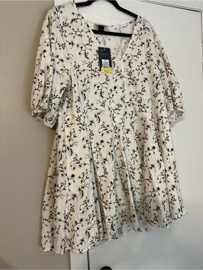 Universal Thread floral dress - size XL NWT